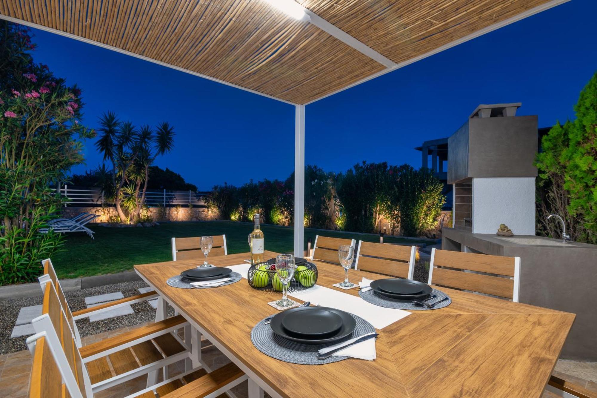 Villa Mariani II - In Lothiarika, Newly Renovated June 2024, Private Pool, Lindos 10 Min, Beach 120M Lardos Luaran gambar