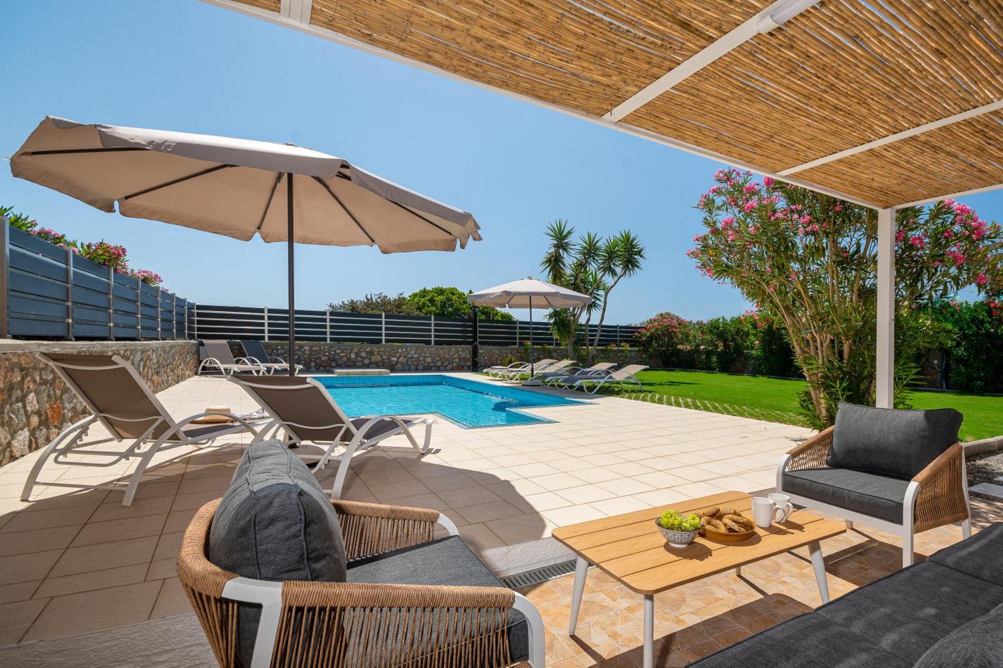 Villa Mariani II - In Lothiarika, Newly Renovated June 2024, Private Pool, Lindos 10 Min, Beach 120M Lardos Luaran gambar