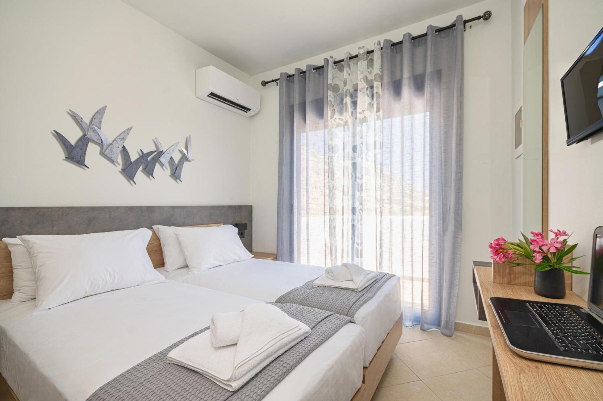 Villa Mariani II - In Lothiarika, Newly Renovated June 2024, Private Pool, Lindos 10 Min, Beach 120M Lardos Luaran gambar